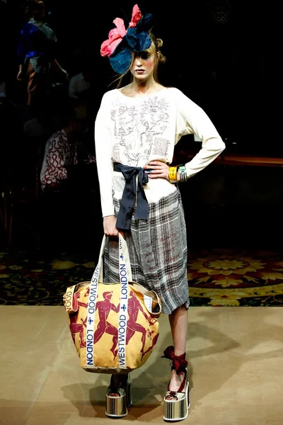 Look 12